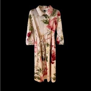 Gorgeous Flowing Dress      NWOT